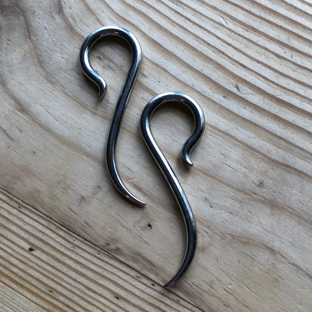 6g stainless “nines” ear plugs from Body Artforms
